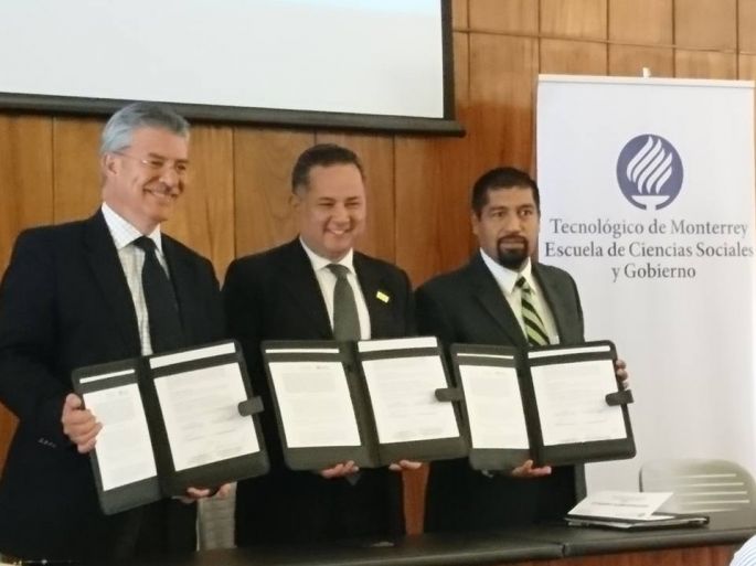 Convenio entre la FEPADE y el Tec de Monterrey.