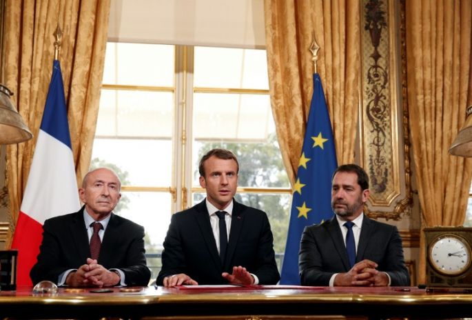 Macron firma una controvertida ley antiterrorista en Francia
