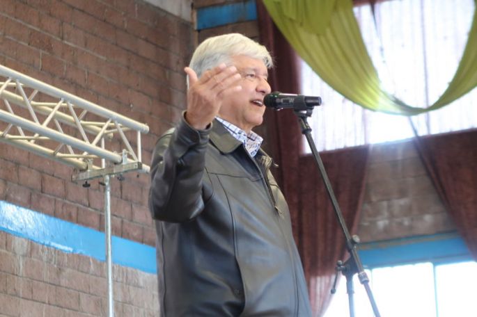 Asegura López Obrador que Meade es un títere de la mafia del poder