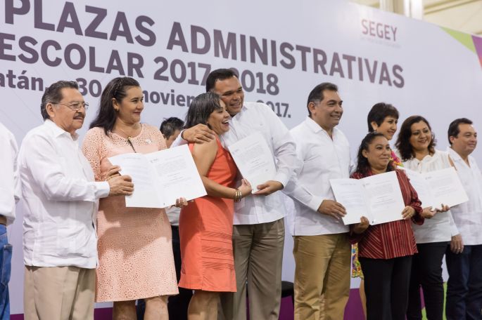Certeza laboral, a trabajadores administrativos de la educación