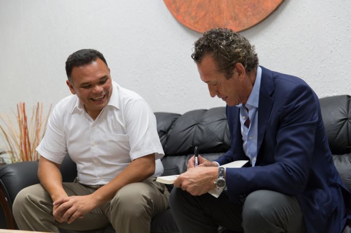 El deporte es campo de enseñanza para la actividad empresarial: Jorge Valdano