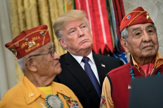 Trump hace "chiste" sobre Pocahontas al honrar a nativos de EEUU