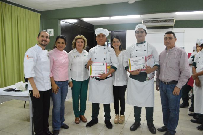 Realizan eliminatoria de concurso de gastronomía en Conalep