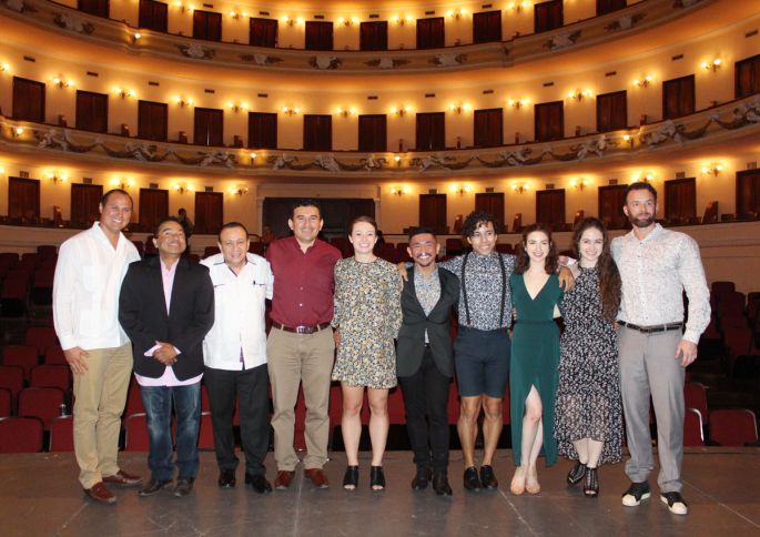 Construyen puentes entre naciones a través de la danza