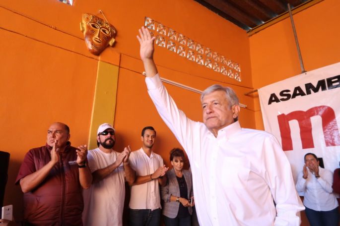 AMLO se registrará el 12 de diciembre como precandidato a la Presidencia de la República