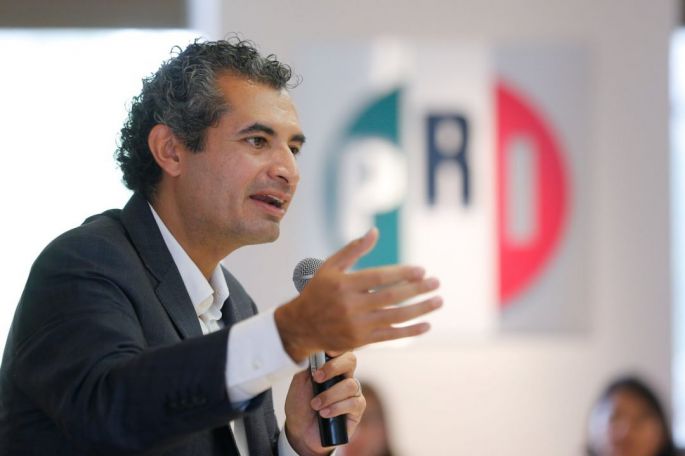 A Damián Zepeda se le nota lo novato y corrupto: Enrique Ochoa Reza