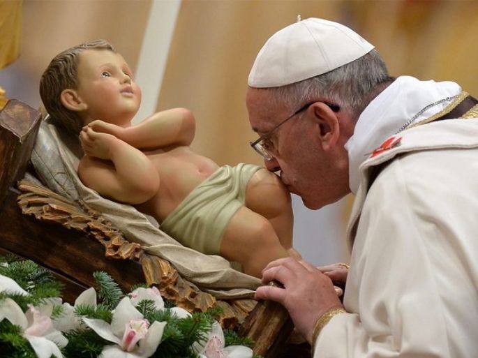 El papa pide en Nochebuena caridad y hospitalidad con los migrantes