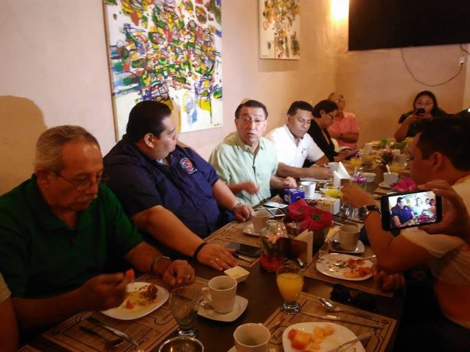 La división del PRD, una fórmula realizada desde un escritorio de Palacio de Gobierno