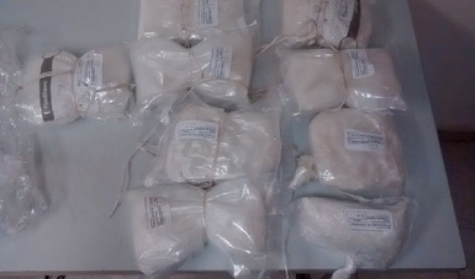 Aseguran 9 kilos de droga ocultas en un auto