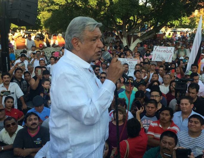 López Obrador arranca gira en Yucatán