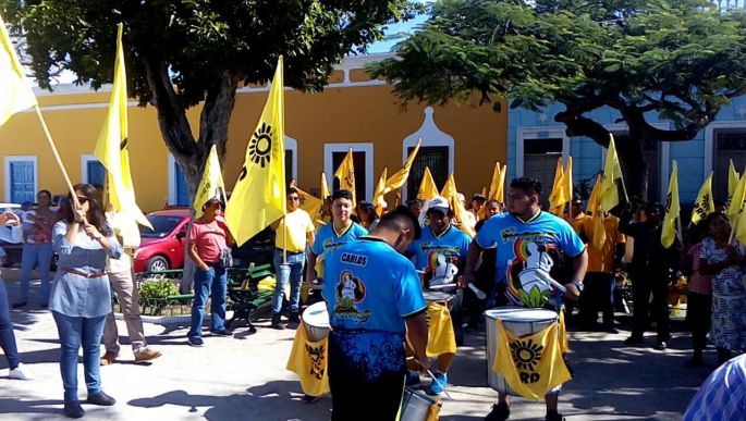 Un grupo del PRD respalda a Mauricio Vila 