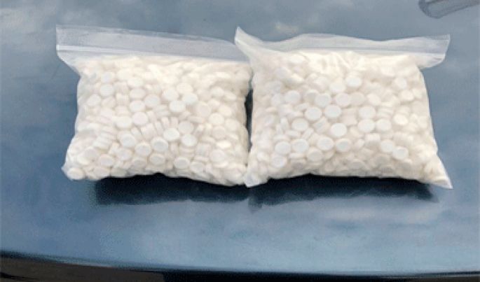 En Baja California, la PF detiene a sujeto que transportaba 2 mil pastillas de medicamento controlado adheridas a su cuerpo