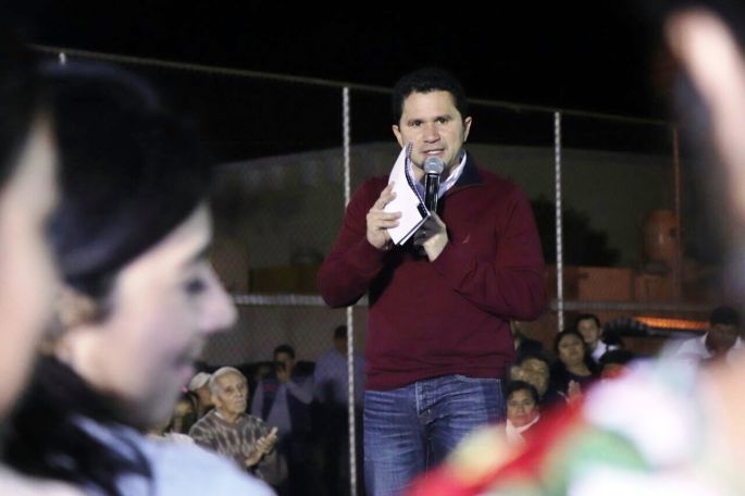 Escucha Mauricio Sahuí a militantes de Mérida