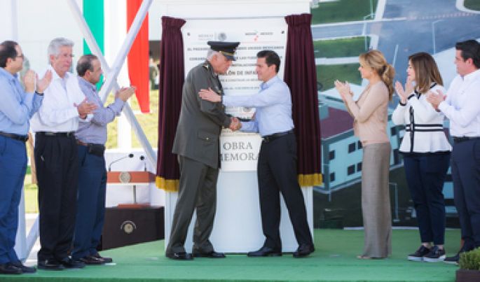 Nuestros institutos armados son un sólido pilar de la estabilidad, certidumbre y confianza para el desarrollo nacional: EPN