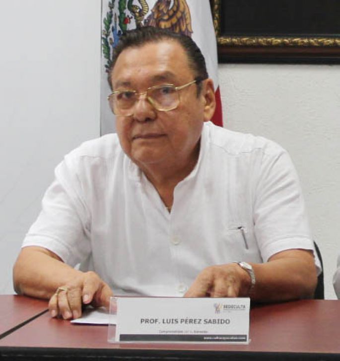 Reconocen al poeta y promotor cultural Luis Pérez Sabido 