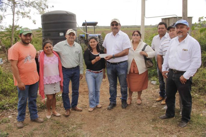 Mantener el rumbo de la producción en el campo sólo es posible con mujeres y hombres como ustedes: Juan José Canul Pérez