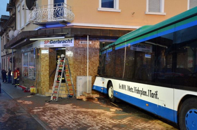 Accidente de un autobús escolar en Alemania deja 48 heridos, en su mayoría niños