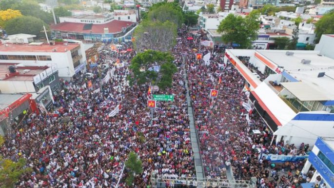 Cierra López Obrador precampaña en Guadalajara, Jalisco
