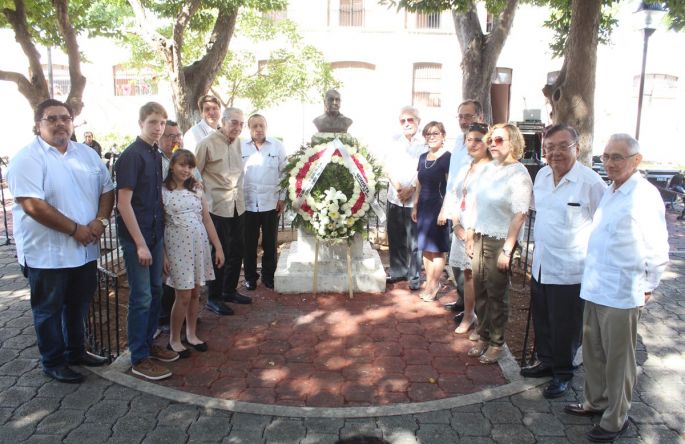 Un trayecto ejemplar, la vida de Leopoldo Peniche Vallado