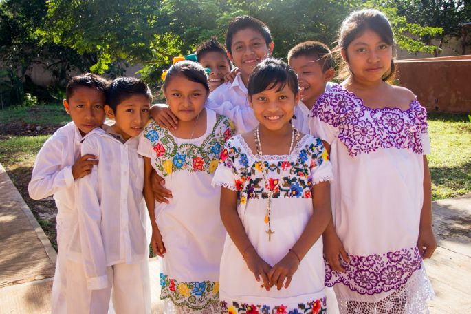 Estudiantes yucatecos abrazan su lengua materna
