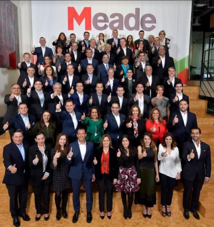 Meade Kuribreña presentó a su equipo de campaña