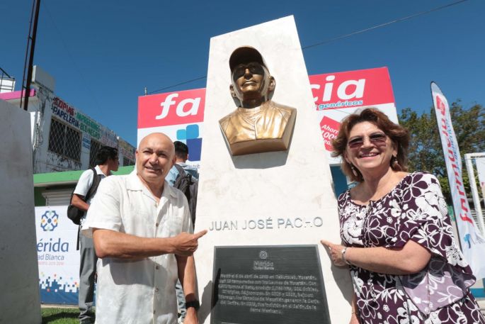 El Ayuntamiento de Mérida distingue legado de leyendas del béisbol yucateco