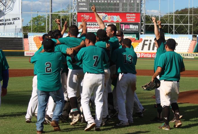 Tiburones de Progreso, campeones en la Liga Naxón Zapata