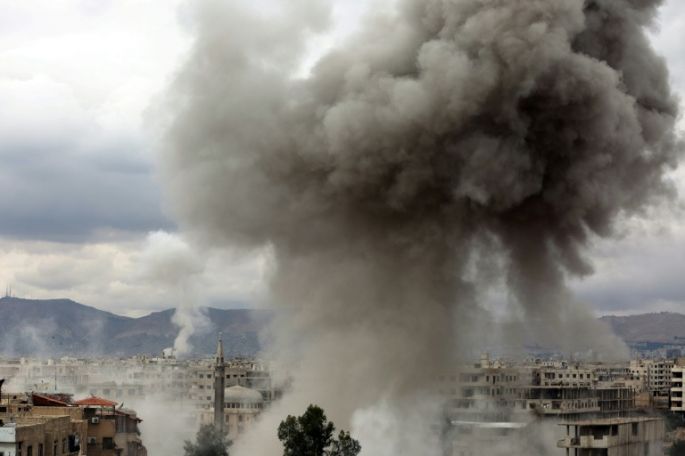 El régimen sirio continúa su lluvia de bombardeos sobre Guta Oriental