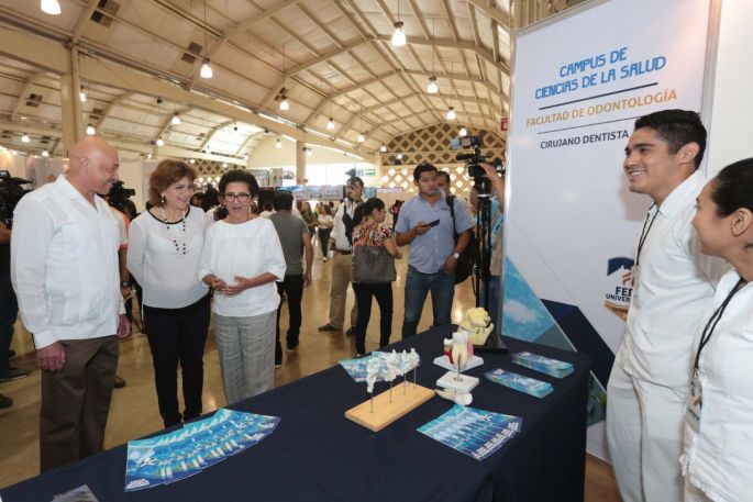 El Ayuntamiento suma esfuerzos a favor de la educación de los jóvenes meridanos