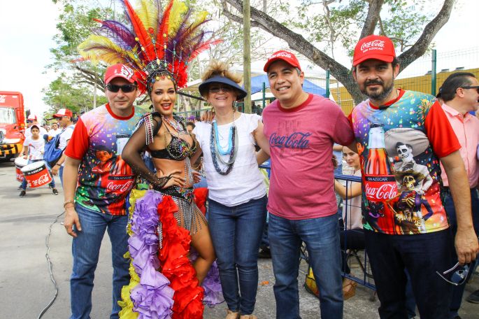 Meridanos disfrutan de un caluroso y divertido domingo de "Bachata" en Plaza Carnaval    