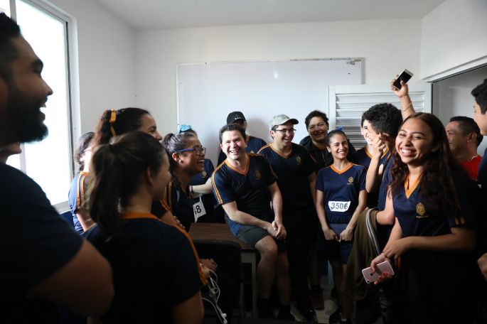 Sahuí participa en carrera deportiva de la Prepa 1