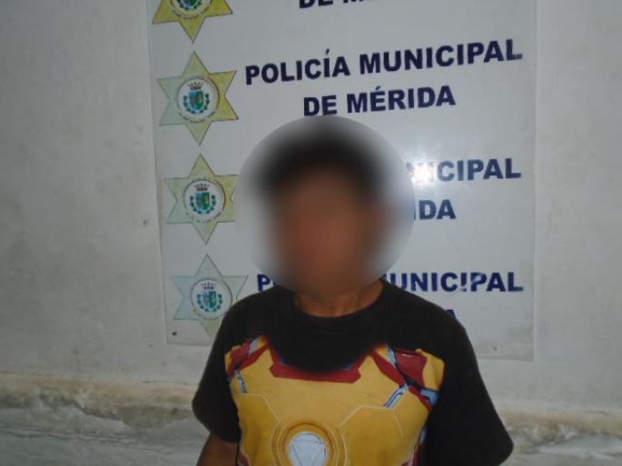 Por andar buscando pleito, borracho es detenido y le encuentran pastillas psicotrópicas