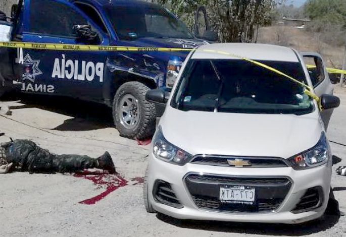 Rescatan a punta de balazos a "levantados" en Mazatlán, muere un delincuente