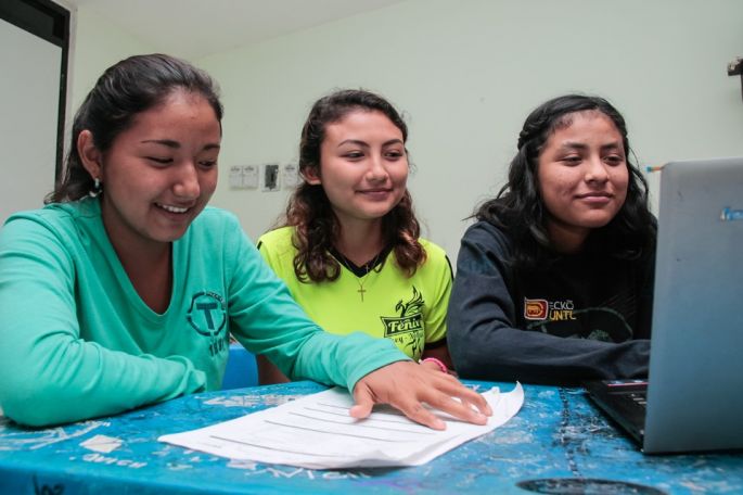 Jóvenes yucatecos demuestran talento empresarial