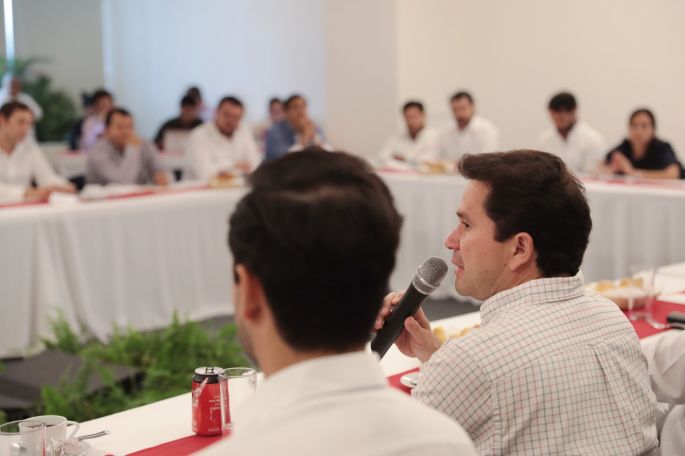 Sahuí se reúne con empresarios del sector energético de Yucatán