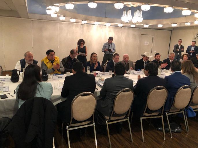 PRD, PAN, MC y el candidato de la Coalición Por México al Frente se reúnen con migrantes en Estados Unidos