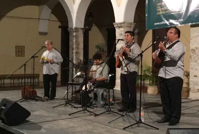 Trova yucateca y literatura se unen en romántica velada
