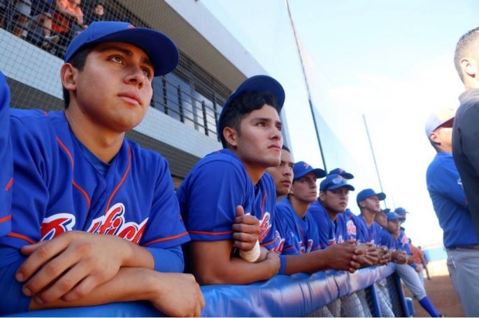 Talento melenudo se exhibe ante buscadores de Grandes Ligas