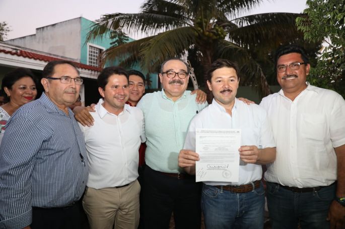 Se registró Enrique Castillo Ruz como candidato del PRI al VIII distrito local