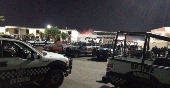 Mueren siete personas durante motín en penal de Veracruz, seis de ellos eran policías