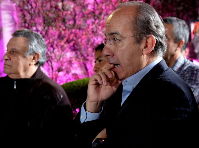 Anaya “es deshonesto y está tocado” y AMLO “puede dañar al país”: Felipe Calderón