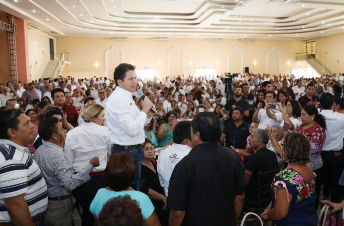 Sahuí recibe el respaldo de maestras y maestros de Yucatán