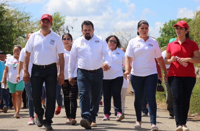 Warnel May inicia su campaña por el XV Distrito Local