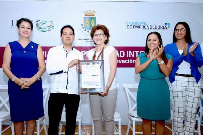 El Ayuntamiento recibe la marca registrada para su programa “Mérida en Domingo”