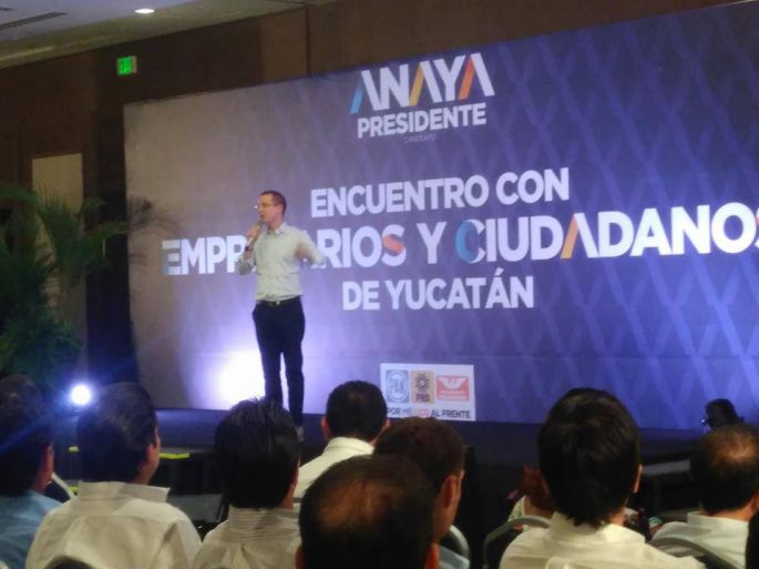 Anaya se compromete con empresarios yucatecos