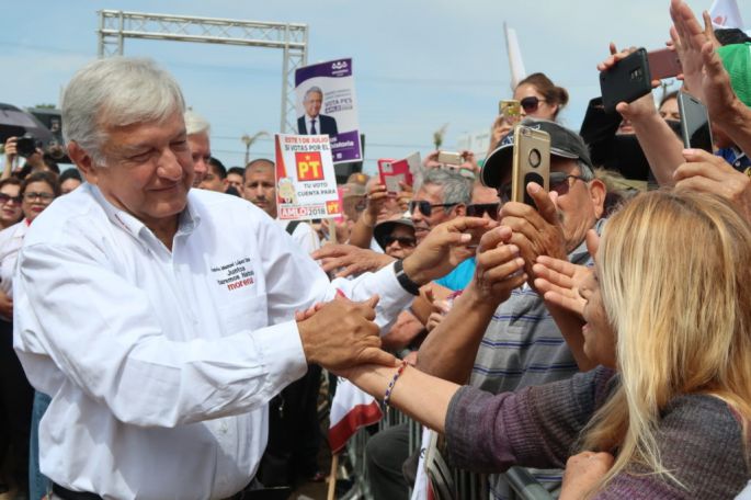 Denuncia AMLO que a los asistentes a sus actos les han robado sus carteras para quitarles las credenciales de elector