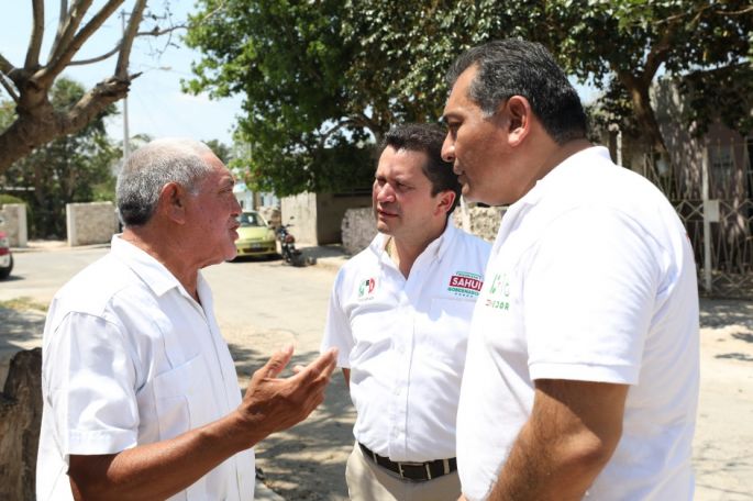 Mauricio Sahuí y Víctor Caballero en equipo para impulsar acciones de vivienda
