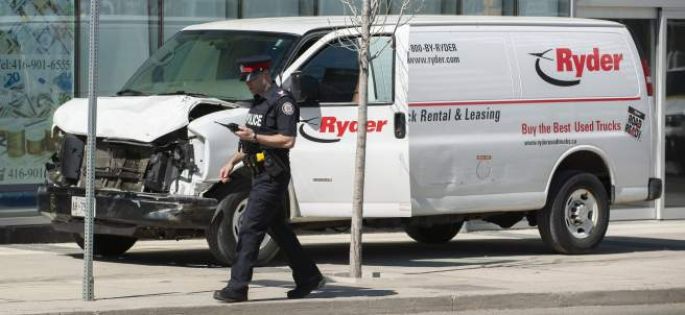 Atropello múltiple en Toronto: una furgoneta mata a 9 personas y deja 16 heridos  