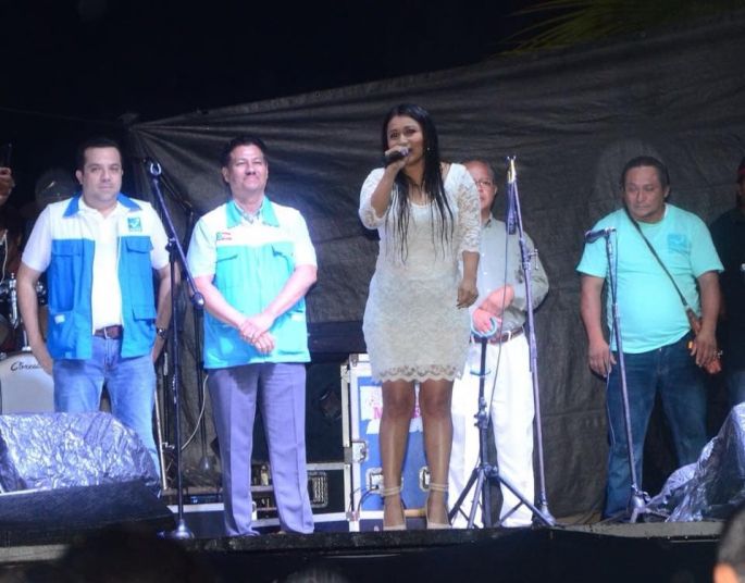 A pesar de la lluvia, Nueva Alianza y Natalia Mis inician su campaña en Tinum