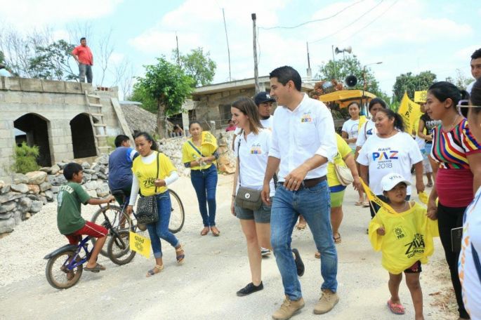En Tekax, Diego Avila continúa caminando escuchando a la ciudadanía